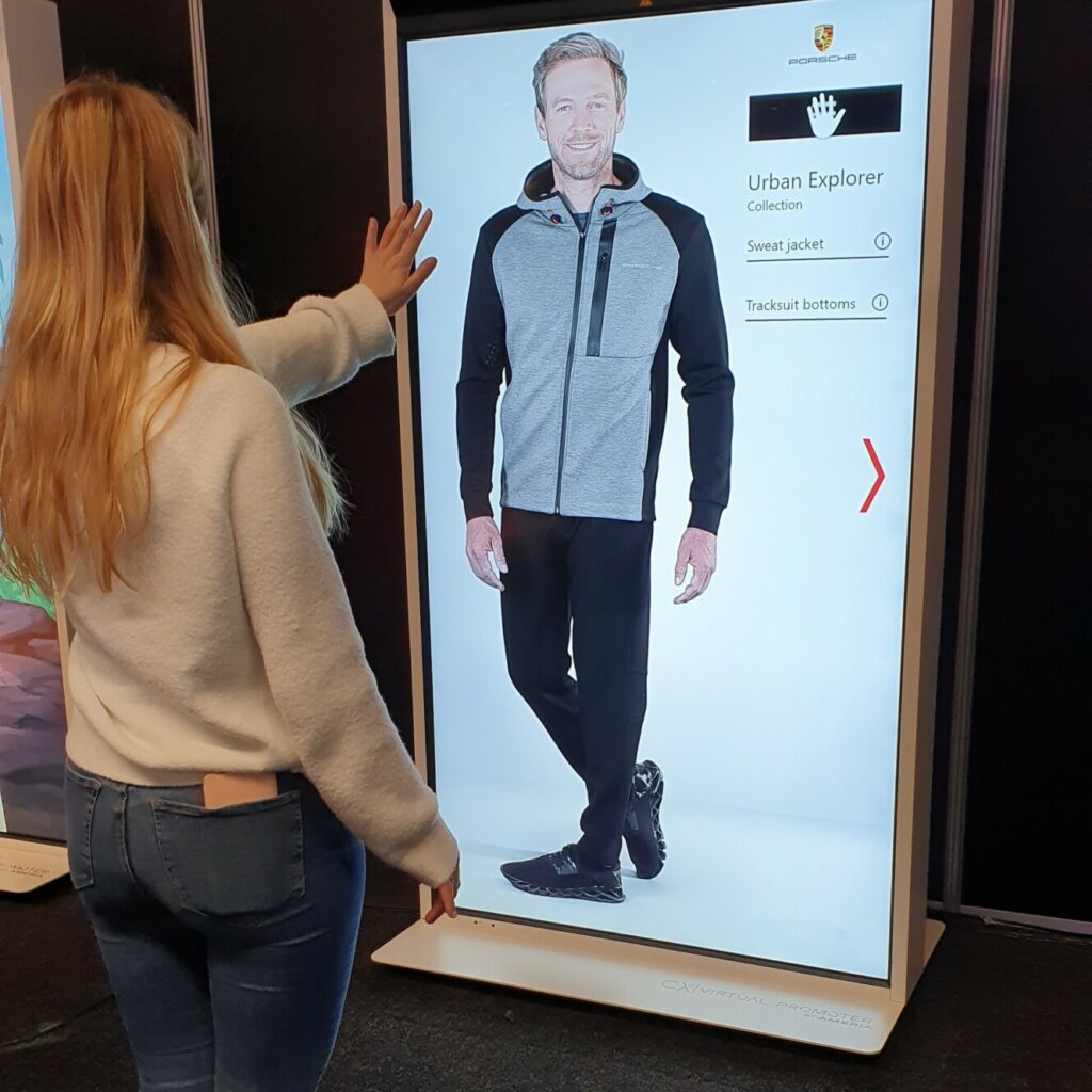 Digital Signage Kunden-Interaktion durch Gestensteuerung